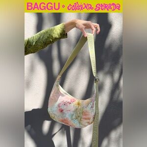 BAGGU Collina Strada Cream Chrysanthemum Medium Crescent Bag